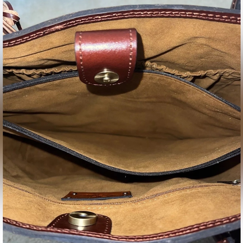 🔥NeW🔥 NWT The Leather Eastleigh Tote from Patricia Nash✨✨✨ - Picture 7 of 9
